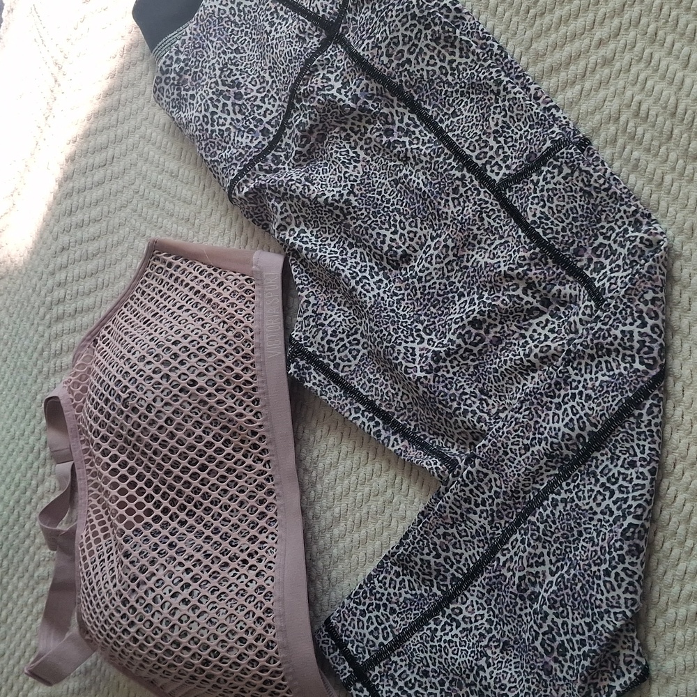 Leopard Print Leggings with Black Trim
